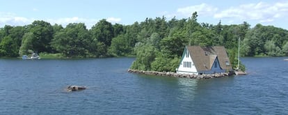 La región de las mil islas (Thousand Islands) es una cadena de islas a lo largo del rio San Lorenzo en EEUU