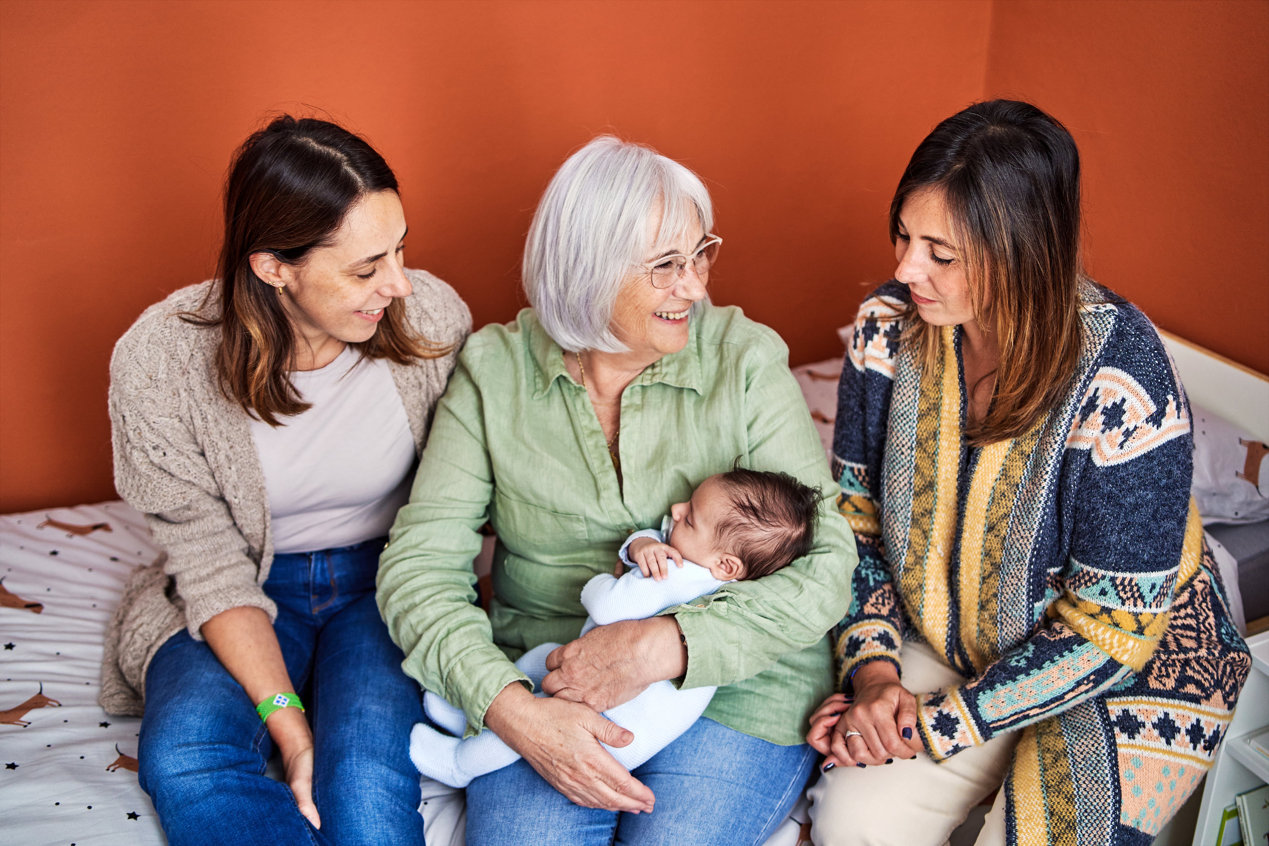 Una nueva hipótesis busca las claves para prolongar la vida en la biología de las mujeres, ignorada durante décadas