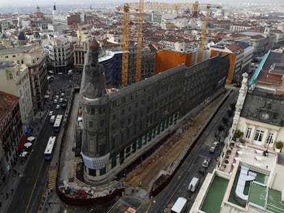 Obras de la Operaci&oacute;n Canalejas. Antigua sede de Banesto, en la plaza de Sevilla. 