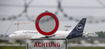 Un avión de Lufthansa en el aeropuerto de Múnich.