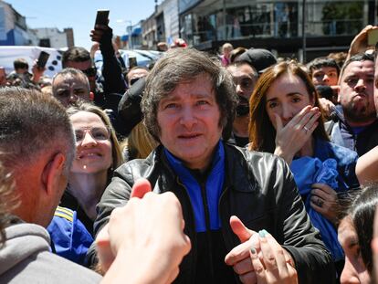 El candidato ultra a la presidencia de Argentina, Javier Milei, en un acto de campaña este sábado en Martínez (Buenos Aires).