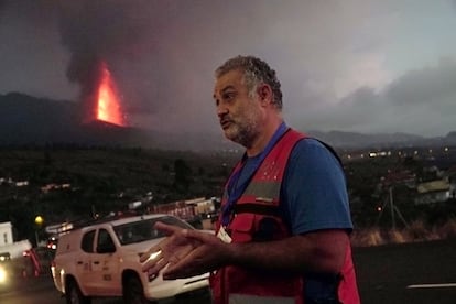 Stavros Meletlidis, geólogo del Instituto Geográfico Nacional, el jueves en El Paso.