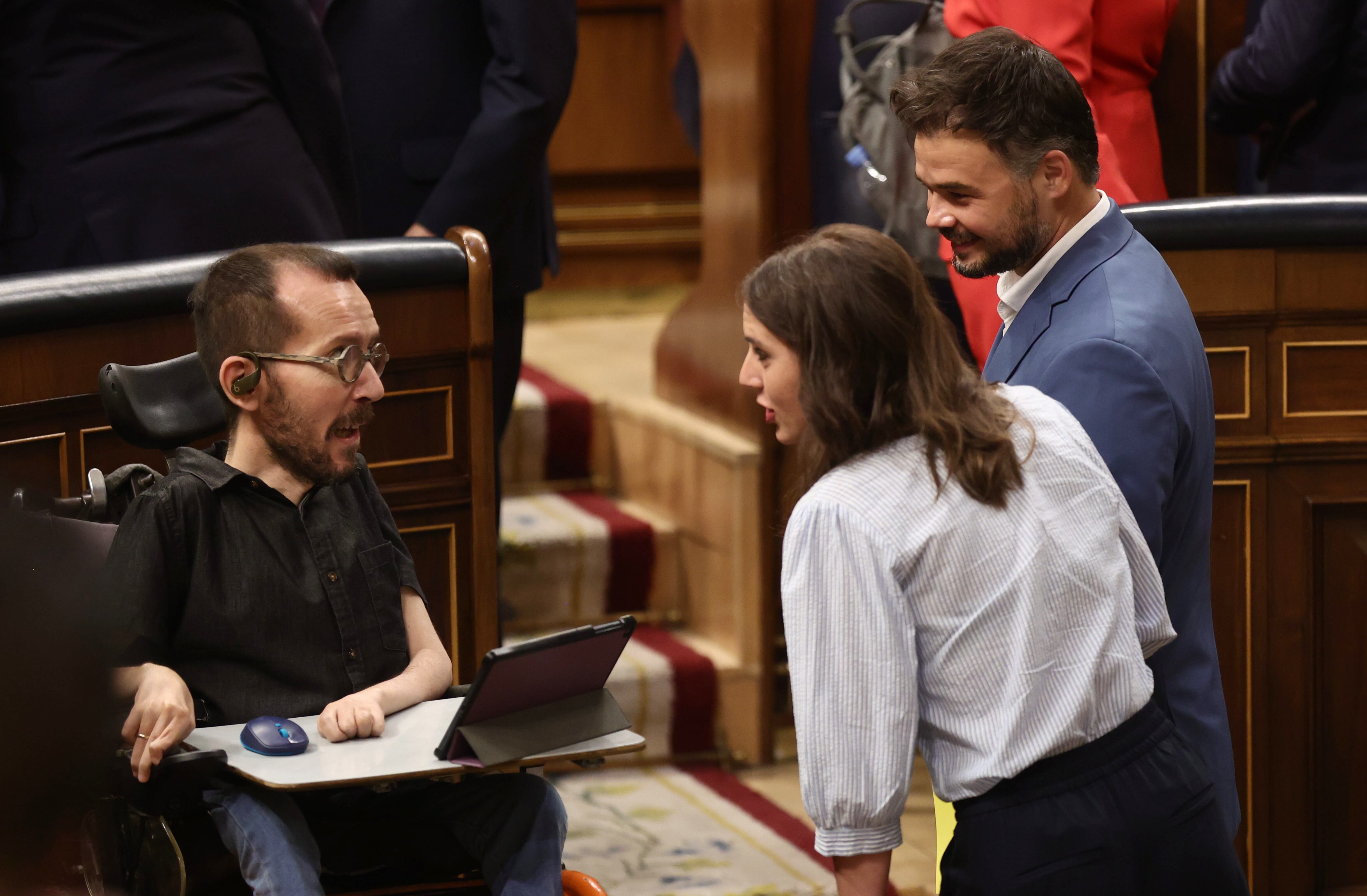 Pablo Echenique, Gabriel Rufián y la ministra Irene Montero, esta mañana en el COngreso.