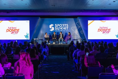 El panel "Fútbol Femenil: Más que tendencia, un fenómeno global que desbloquea nuevos niveles" el 23 de abril en el Sports Summit 2025.