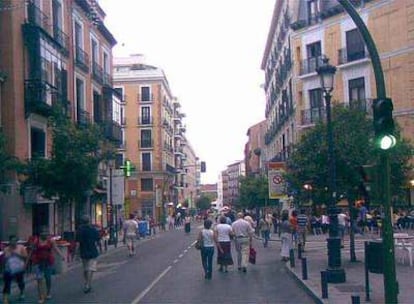 La calle de Toledo, en Madrid, cerrada al tráfico.