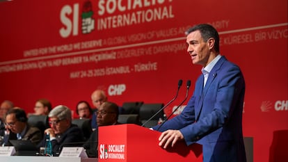 El presidente del Gobierno español, Pedro Sánchez, durante su intervención ante el Consejo de la Internacional Socialista en Estambul este sábado.