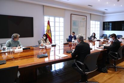 El presidente del Gobierno, Pedro Sánchez, preside la reunión del Comité de Seguimiento del Coronavirus, en Madrid (España), el pasado viernes 15 de enero.