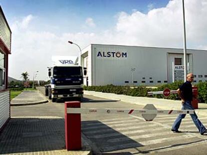 Fachada de la factoría de Alstom en la localidad valenciana de Albuixec.