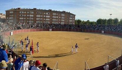 Plaza de toros de Fuenlabrada, durante el festejo celebrado ayer.