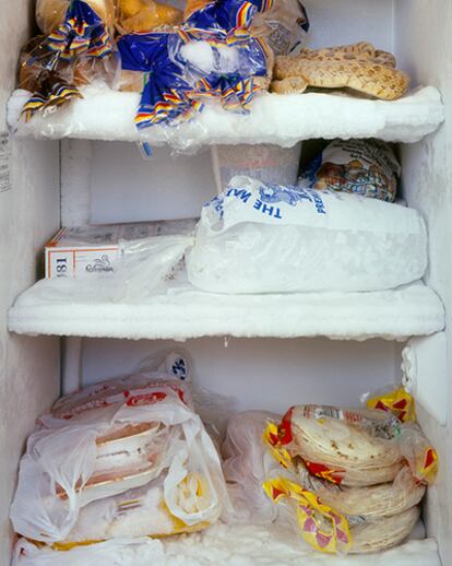 Cocinera de comida rápida.Marathon, Tejas. Dos personas en casa. Fue la nevera "más sorprendente" de todo el proyecto, según su autor. La serpiente arriba a la derecha es una buena explicación.