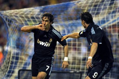 Raúl celebra su gol al Zaragoza el sábado pasado.