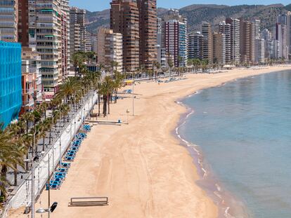 La playa de Benidorm, desierta durante el estado de alarma.