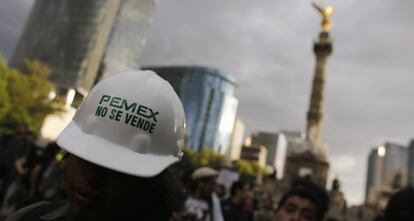 Una manifestación en México DF contra la privatización de Pemex.
