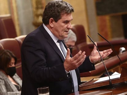 El ministro de Inclusión, Seguridad Social y Migraciones, José Luis Escrivá, en la tribuna del Congreso de los Diputados.