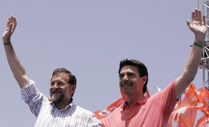 Mariano Rajoy y José Manuel Soria en las elecciones de 2007.