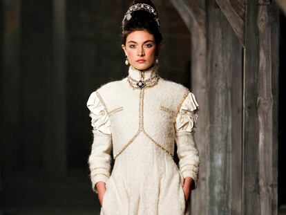 El desfile Métiers d’Arts, París-Edimburgo, de Chanel