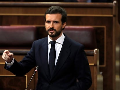 El presidente del PP, Pablo Casado, interviene durante la sesión de control al Ejecutivo este miércoles en el Congreso. EFE/ Mariscal