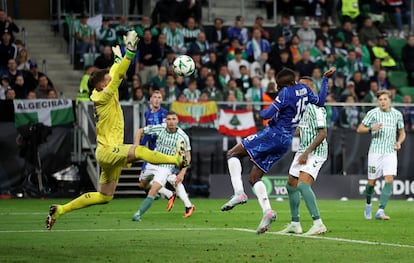 El jugador del Chelsea Nicolas Jackson, pone el 1-2 para su equipo, ante el Real Betis.