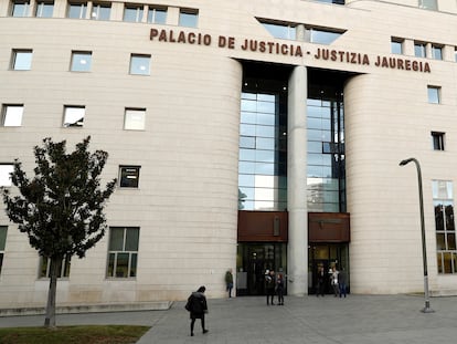 Fachada del Palacio de Justicia de Pamplona, sede de la Audiencia de Navarra.