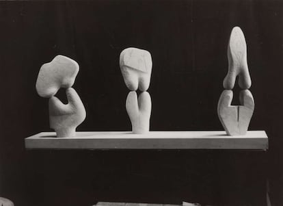 'Tres mujeres', obra de Ángel Ferrant de 1948.