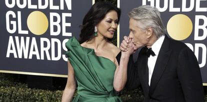 Catherine Zeta-Jones y Michael Douglas, en Globos de Oro.