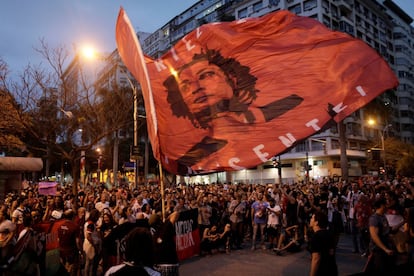 No Rio, os manifestantes lembraram a morte de Mariele Franco, vereadora do PSOL executada em março no Rio, um crime ainda sem resolução.