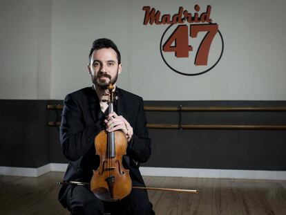 Luis turina, musico de bodas en la escuela de baile madrid 47