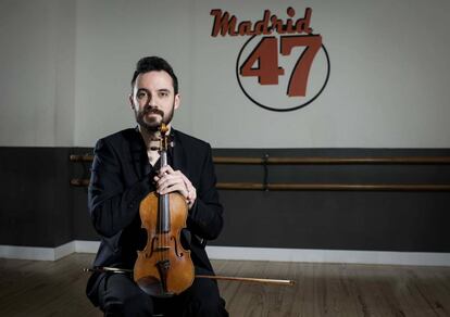 Luis turina, musico de bodas en la escuela de baile madrid 47