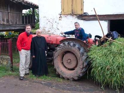 El párroco, el parroquiano y el tractor Barreiros