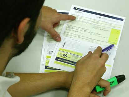 La luz baja un 2,2% en octubre y rompe con la subida continua desde mayo