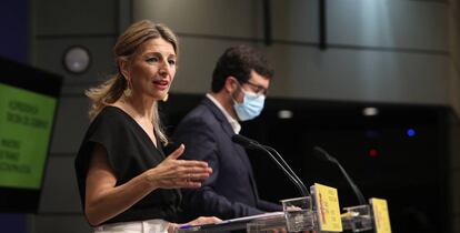 La vicepresidenta tercera del Gobierno y ministra de Trabajo y Economía Social, Yolanda Díaz, junto al secretario de Estado de Empleo, Joaquín Pérez Rey.