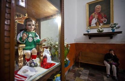 El Santo Ni&ntilde;o de los Milagros, en su iglesia de M&eacute;xico DF.