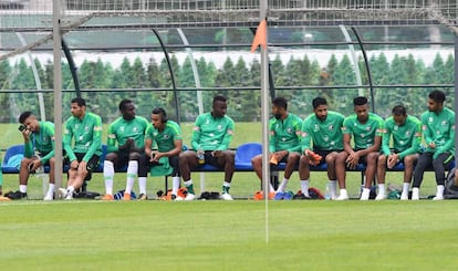 Los jugadores de Arabia Saudí, en un entrenamiento en San Petersburgo.