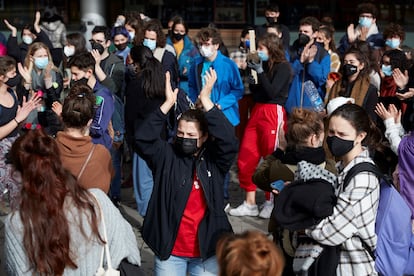 Manifestación de alumnos y profesionales contra los abusos en el Institut del Teatre.