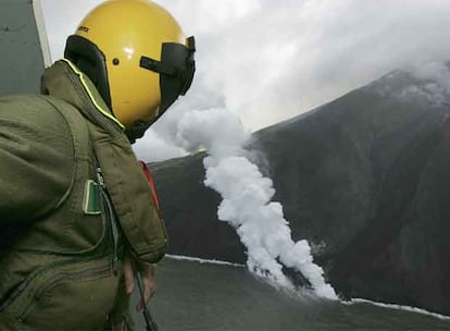 Un helicóptero y una embarcación de bomberos ha permanecido en alerta estos días, pero no ha sido necesario su intervención.