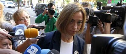 Carme Chacón, a su llegada esta mañana a la sede del PSOE