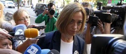 Carme Chacn, a su llegada esta ma?ana a la sede del PSOE