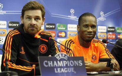 Villas-Boas y Drogba, en la rueda de prensa antes del encuentro.