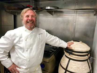 MIGUEL SÁNCHEZ ROMERA EN LA COCINA DEL RESTAURANTE RICE / CAPEL