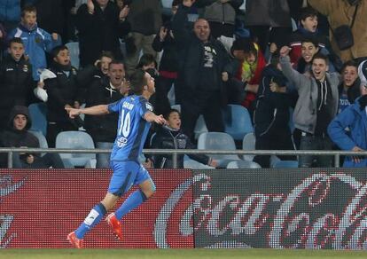 Sarabia celebra el primer gol del partit.