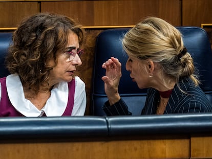 María Jesús Montero y Yolanda Díaz en el Congreso.