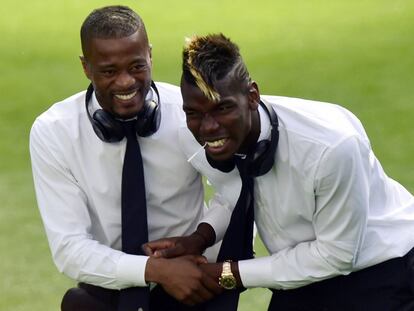 Ogbonna y Pogba bromean en el Santiago Bernabéu.