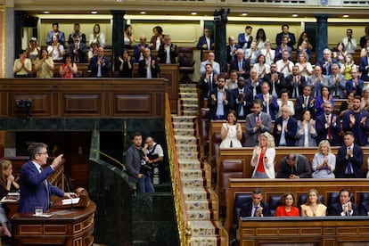 El portavoz del PSOE Patxi López, durante su intervención en el pleno en el Congreso de los Diputados, este miércoles.
