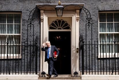 El primer ministro británico, Boris Johnson, a la salida de Downing Street, este miércoles.