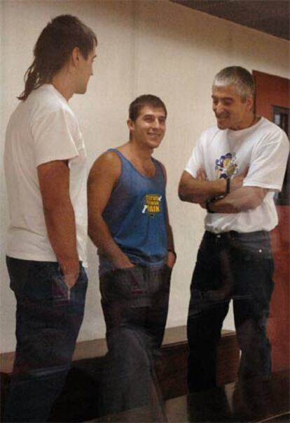 Txapote (centro), Asier Arzalluz (izq.) y Aitor Aguirrebarrena (centro), en la Audiencia Nacional durante el juicio.