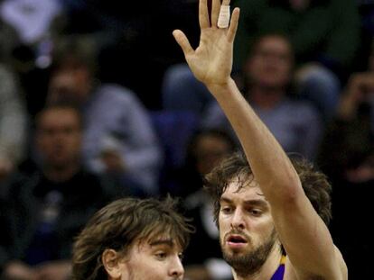 Marc y Pau Gasol, en un Memphis-Lakers.