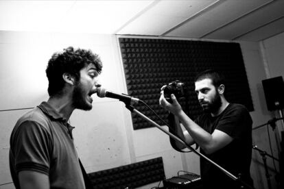 <a href="http://youtu.be/vOoLhANQ-xY" target="_blank">Sadside Project se divirtió colaborando con In b</a>loom, la plataforma de promoción musical italiana, que difundió el vídeo tanto en su portal como en las redes sociales. De momento, la participación es gratuita pero esperan que, en un futuro, sean las propias bandas o sus discográficas, las que se hagan cargo de los costes.