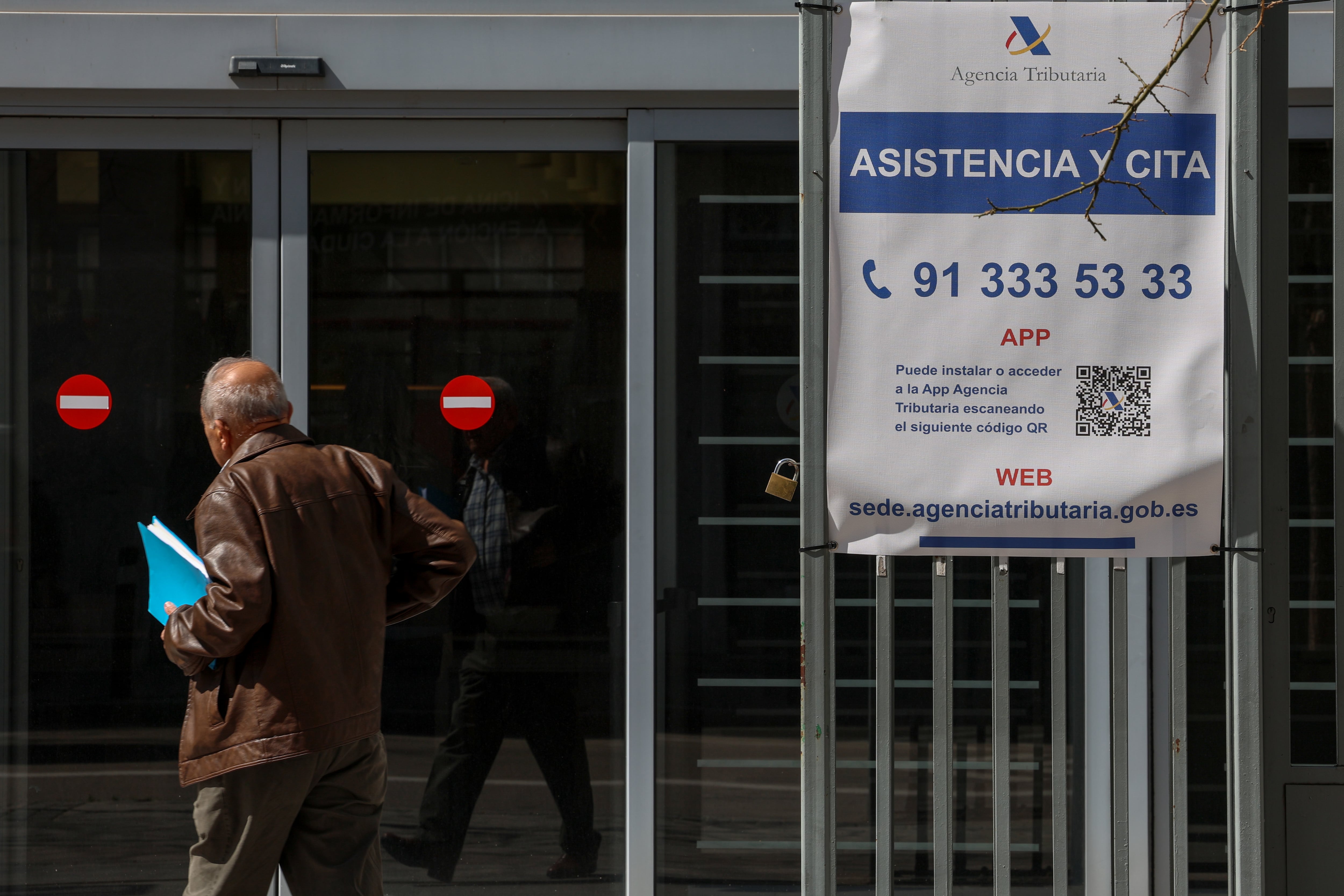 Oficina de la Agencia Tributaria en la calle Guzmán el Bueno, en Madrid.