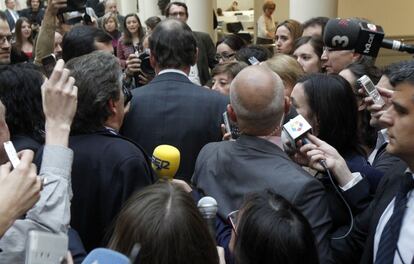 Rajoy dio la espalda a los medios cuando le pidieron un mensaje de tranquilidad a los ciudadanos ante la situación de los mercados.