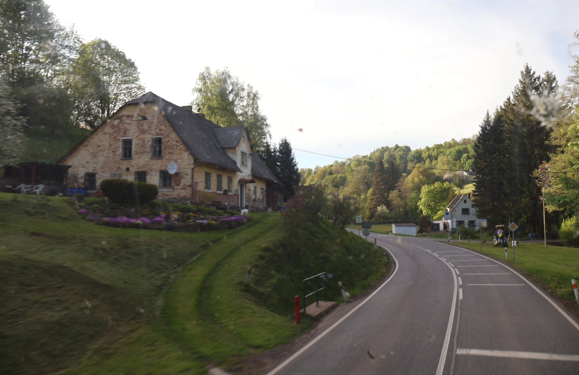 Carretera checa en Bernartice.